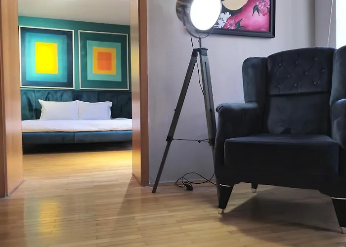 Main Square - Palace La Grande 150 M2